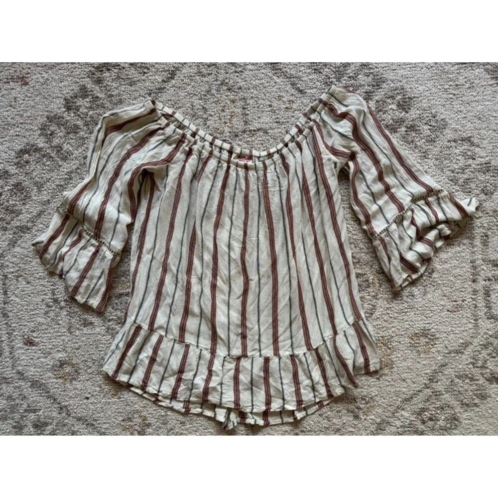 Mossimo off-the-shoulder peasant blouse